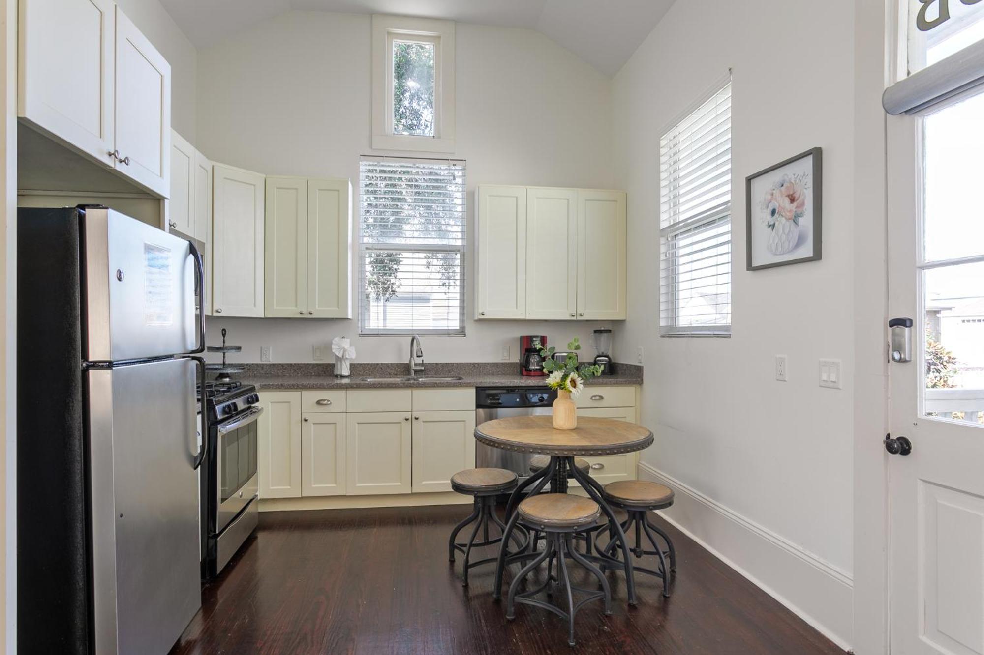 شقة Charming 2Br On Carondelet By Hosteeva نيو أورلينز المظهر الخارجي الصورة