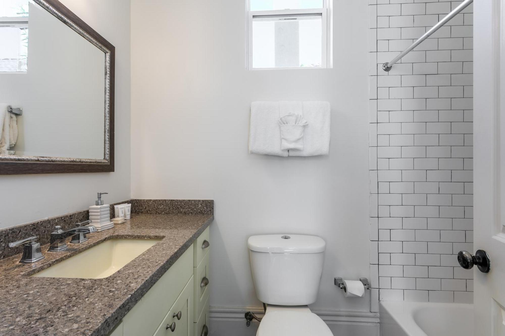 شقة Charming 2Br On Carondelet By Hosteeva نيو أورلينز المظهر الخارجي الصورة