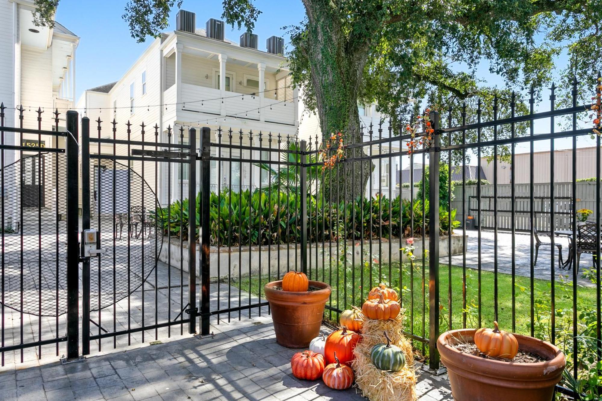 شقة Charming 2Br On Carondelet By Hosteeva نيو أورلينز المظهر الخارجي الصورة