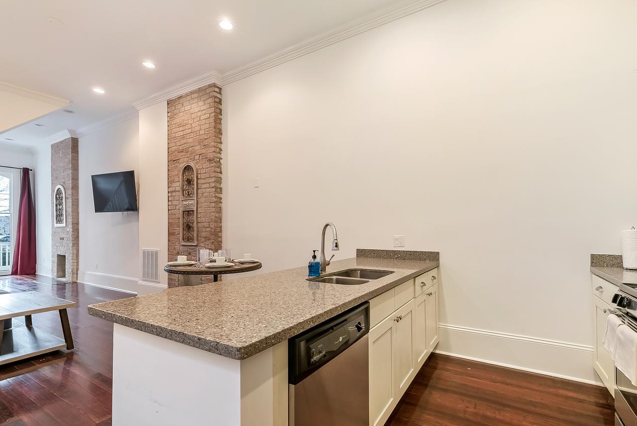 شقة Charming 2Br On Carondelet By Hosteeva نيو أورلينز المظهر الخارجي الصورة